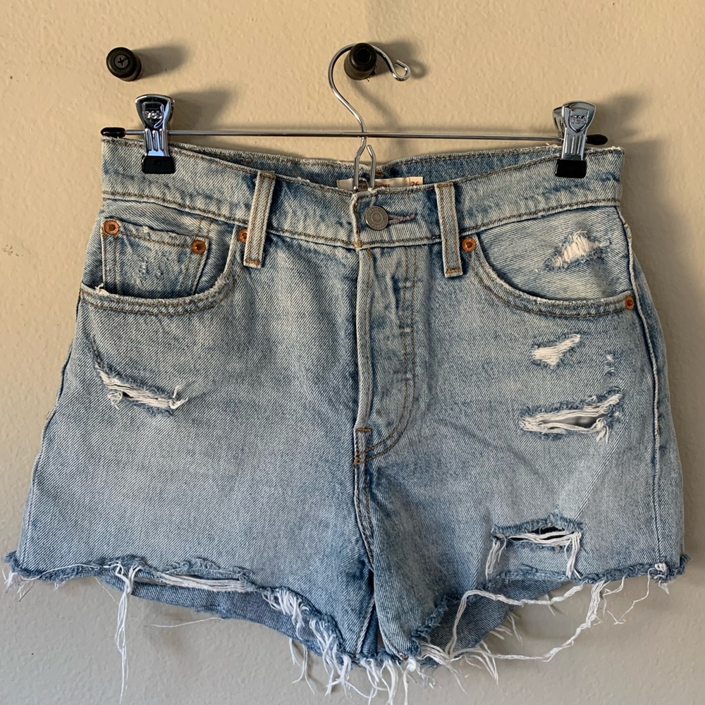 Levi’s Wedgie Short in Collateral Damage